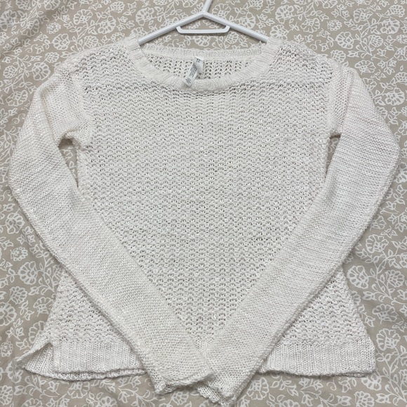 ‼️SOLD‼️loose knitted pull over sweater - Picture 1 of 3